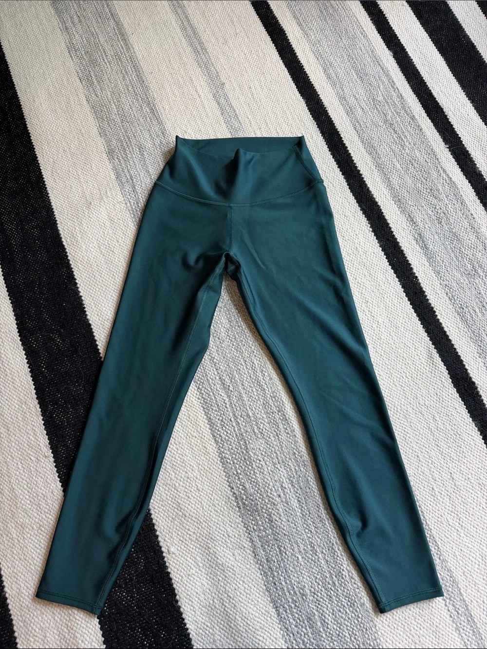 NEW Alo Airlift High Rise Legging
